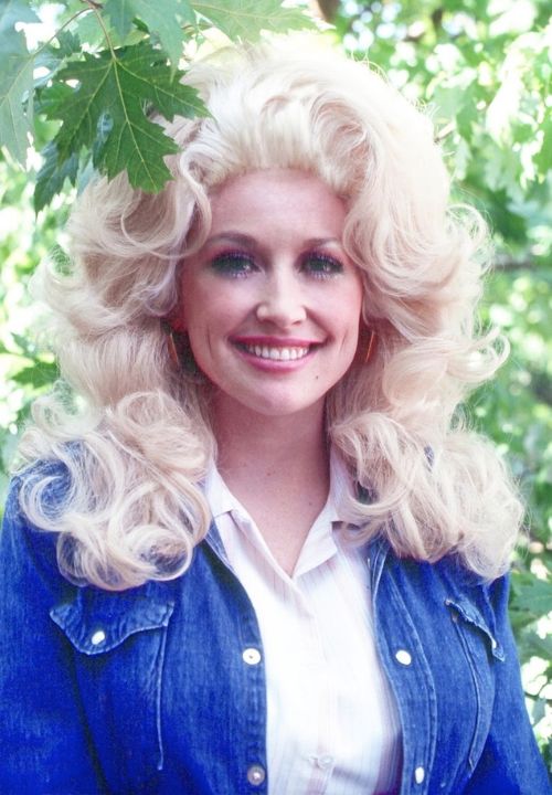 dolly parton potrait clicked in the park