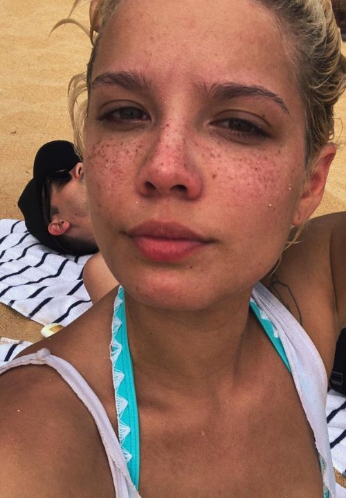 Halsey No Makeup