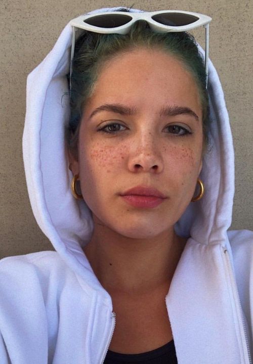 Halsey No Makeup