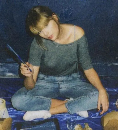 taylor swift as a painter